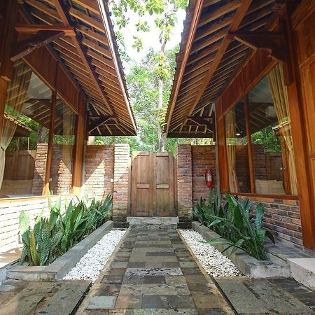 Cempaka Villa II Magelang Exterior photo
